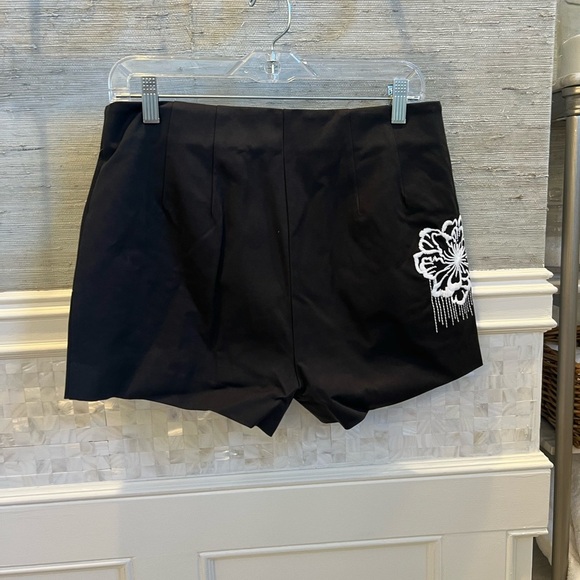 NWT new Anthropologie Maeve embellished micro shorts 6 black white embroidered - Picture 6 of 17